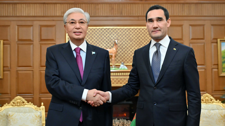 Токаев провел встречу с Президентом Туркменистана