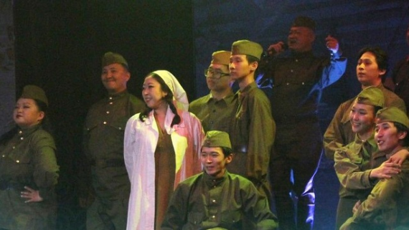 Премьера о легенде: в Корейском театре представили спектакль о Бауыржане Момышулы