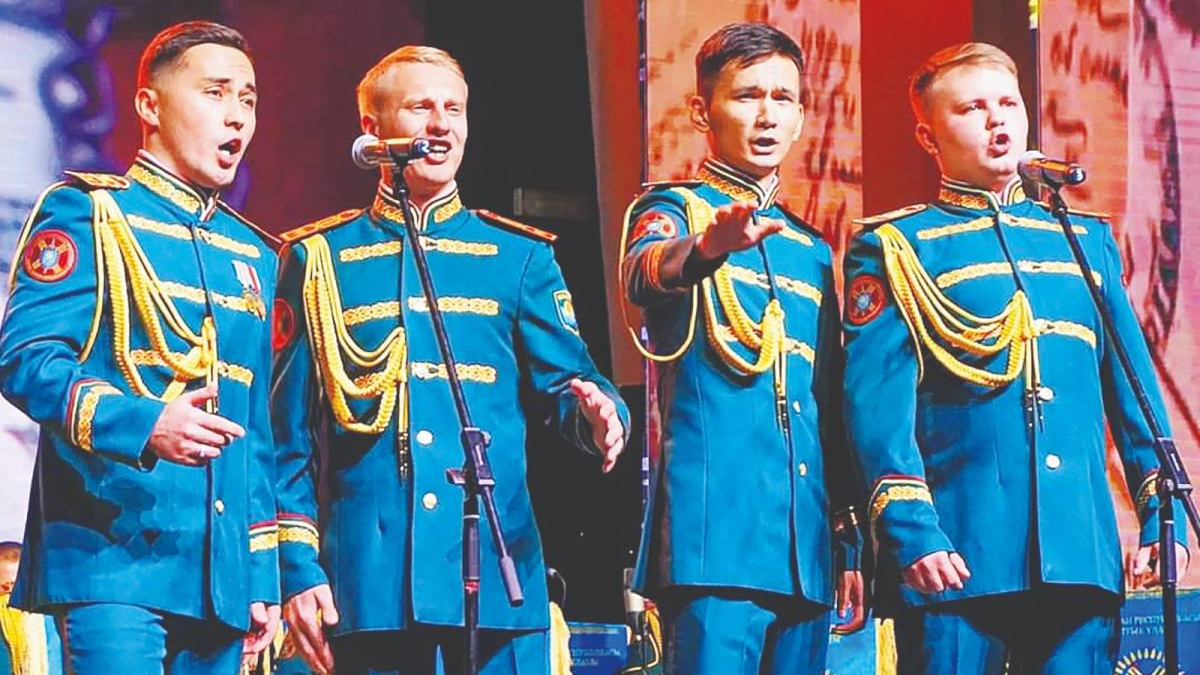 Гвардеец покорил соцсети исполнением на казахском языке