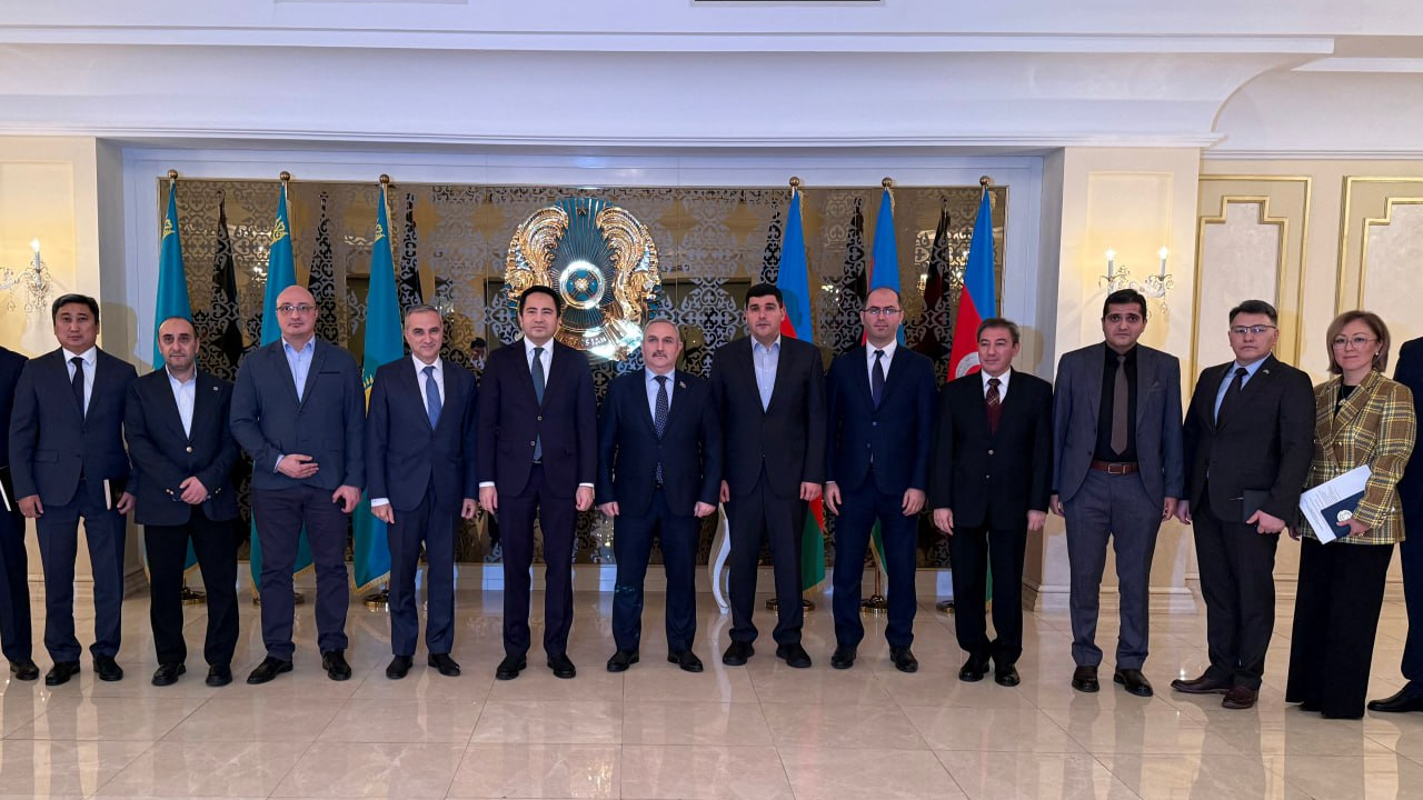 В Баку обсудили казахско-азербайджанские отношения