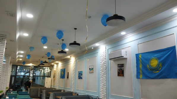 День Независимости: предприниматели Жетысуского района украсили свои объекты национальной символикой