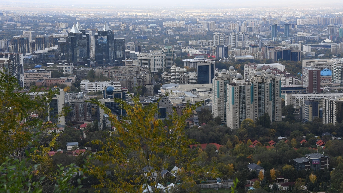 Аким Алматы сообщил о росте экономики, инвестициях и повышении уровня благосостояния горожан