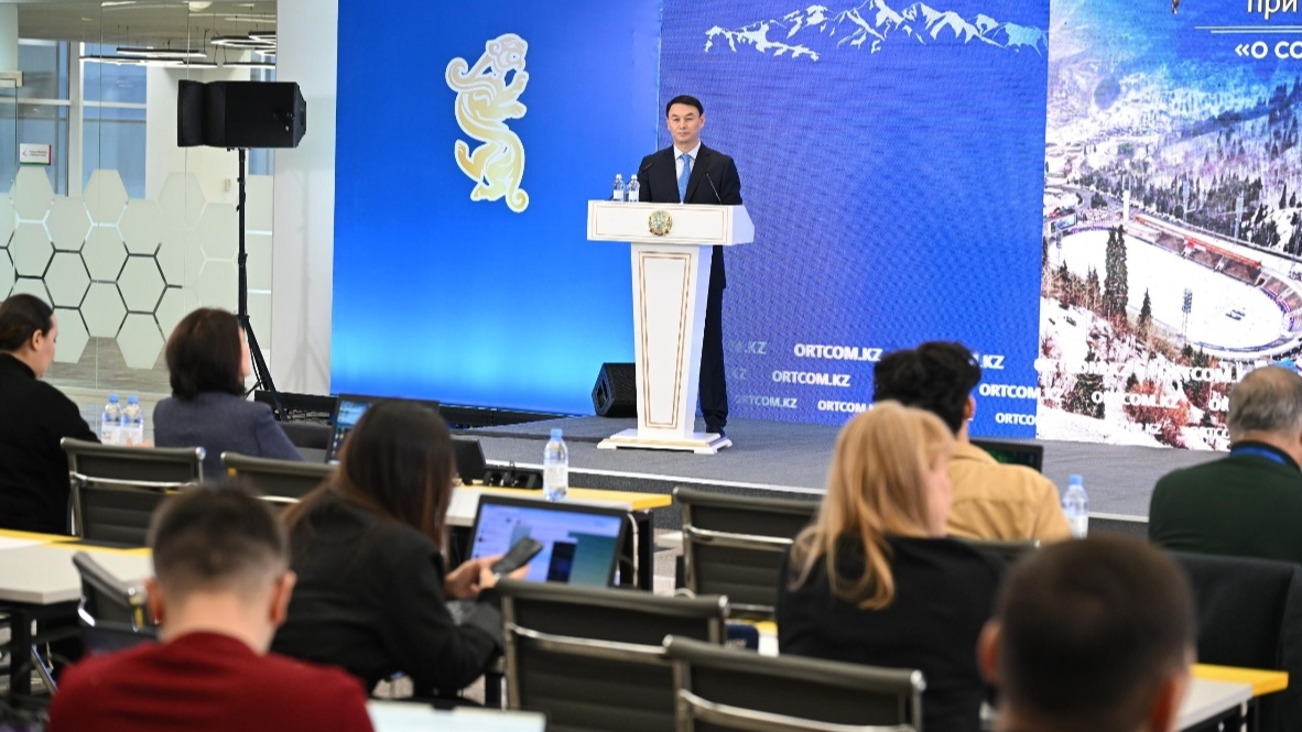 Дархан Сатыбалды: В Алматы ежегодно планируется обновлять не менее 130 км инженерных сетей