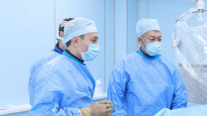 Алматинские врачи вернули женщине здоровье без радикального вмешательства