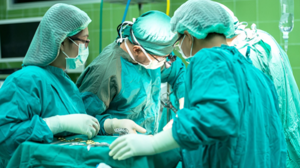 В Актау успешно проведена редкая сложная нейрохирургическая операция