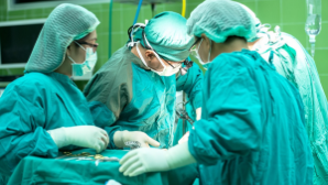 В Актау успешно проведена редкая сложная нейрохирургическая операция