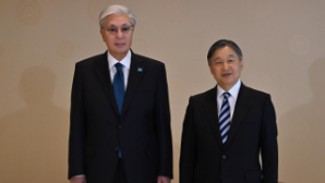 Глава государства провел встречу с Императором Японии Нарухито 