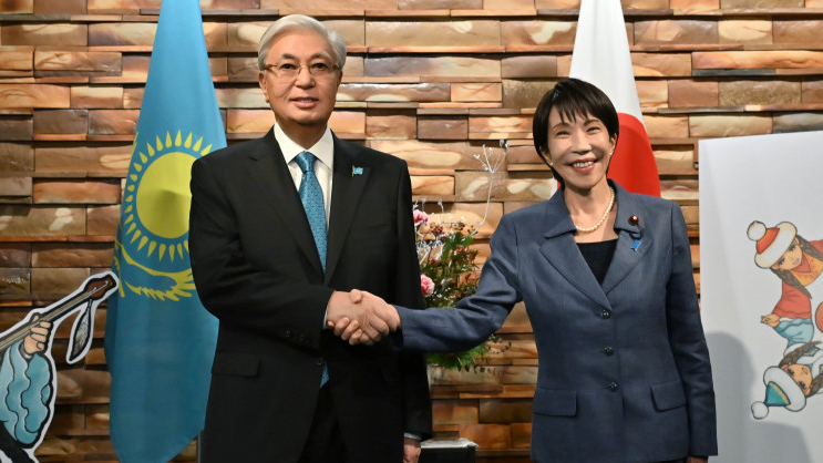 Глава государства провел переговоры с Премьер-министром Японии Санаэ Такаичи