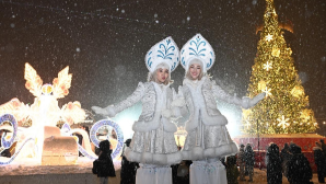 В Алматы зажгли огни главной ёлки города: праздник света, музыки и зимнего волшебства