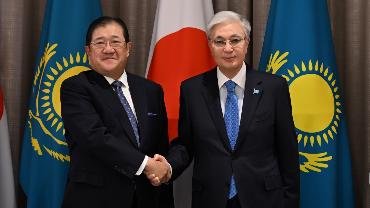 Токаев провел встречу с председателем совета директоров компании Mitsui Тацуо Ясунагой