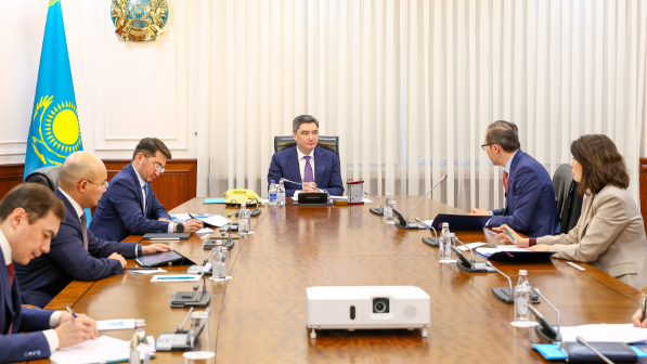 Олжас Бектенов провел ряд встреч по вопросам реализации крупных инвестпроектов в обрабатывающей промышленности