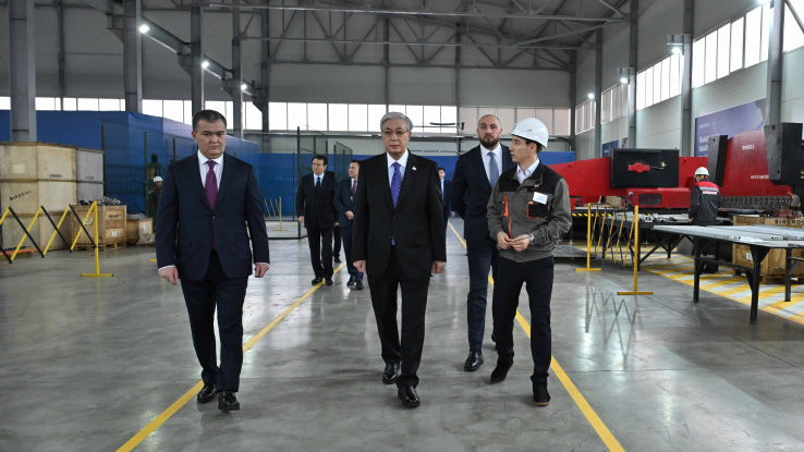 Глава государства посетил завод Tausogar