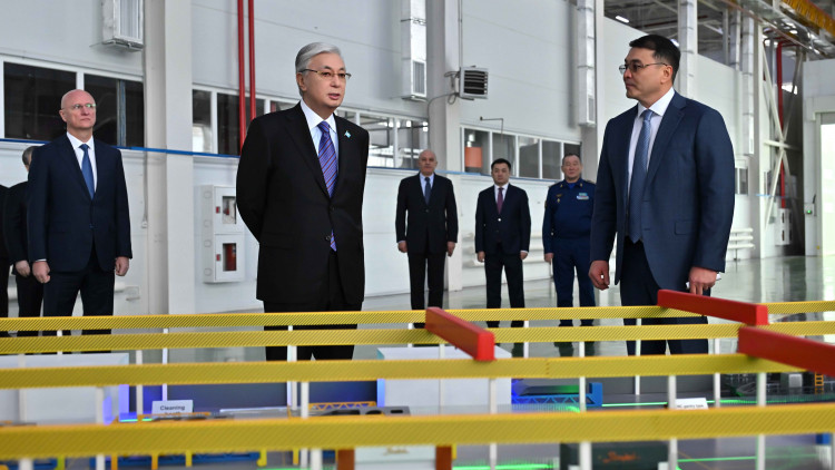 Президент ознакомился с деятельностью завода Besqaru