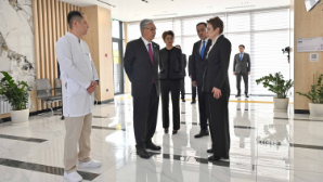 Касым-Жомарт Токаев ознакомился с работой аритмологической клиники в Таразе