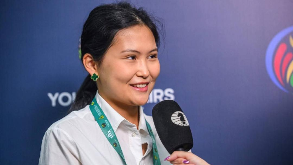 Шахматистка Бибисара Асаубаева стала трехкратной чемпионкой мира