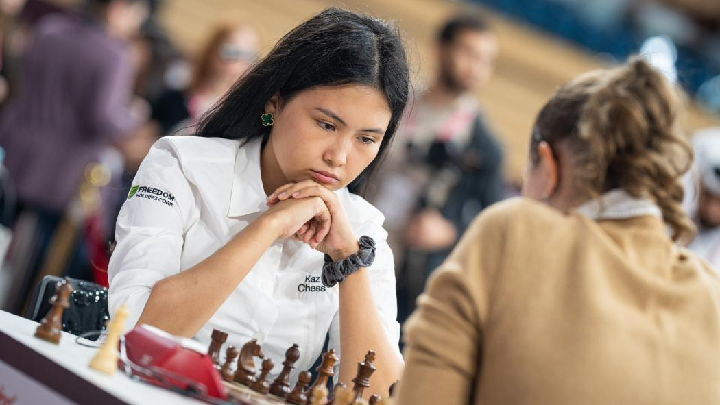 Токаев поздравил Асаубаеву с победой на чемпионате мира по блицу