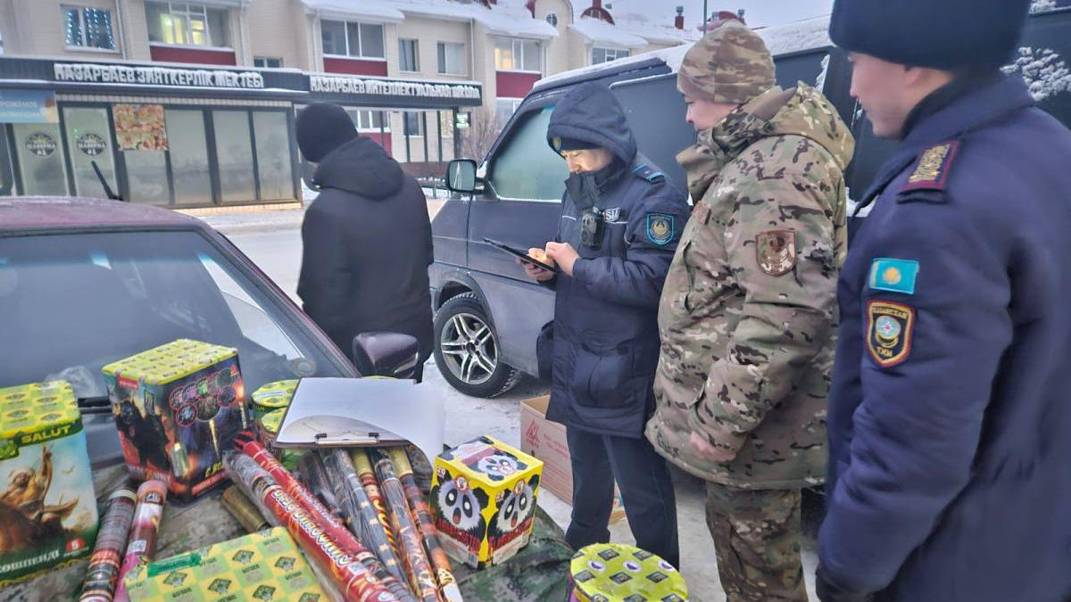 В СКО полицейские изъяли более 5,7 тысячи незаконных фейерверков