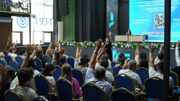 Число иностранных студентов в Алматы стабильно растет