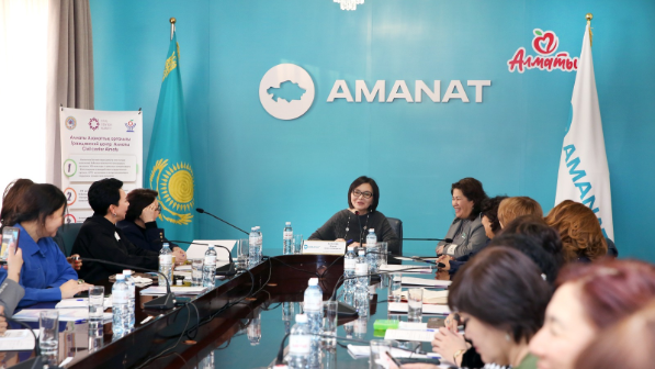 В Алматы сенатор Жанна Асанова провела уроки в рамках Школы женского политического лидерства