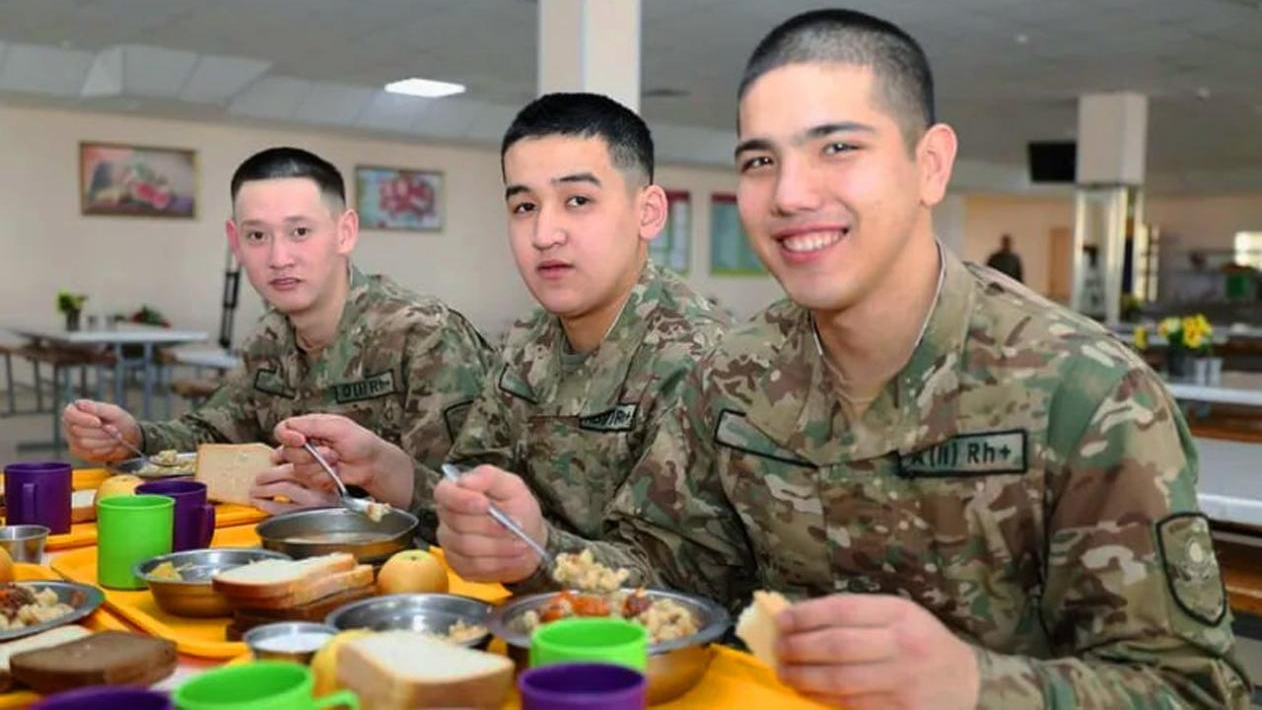 В Казахстане стоимость продовольственного пайка военнослужащих увеличена