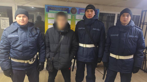 Гвардейцы задержали мужчину с холодным оружием в Конаеве