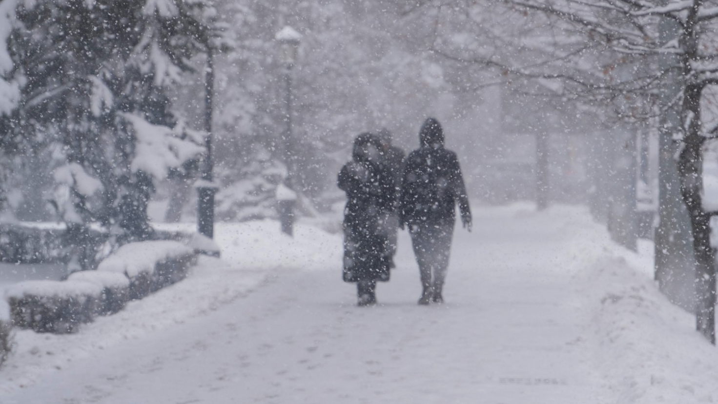 Из-за непогоды в Астане первая смена школ и колледжей перешла на онлайн-обучение