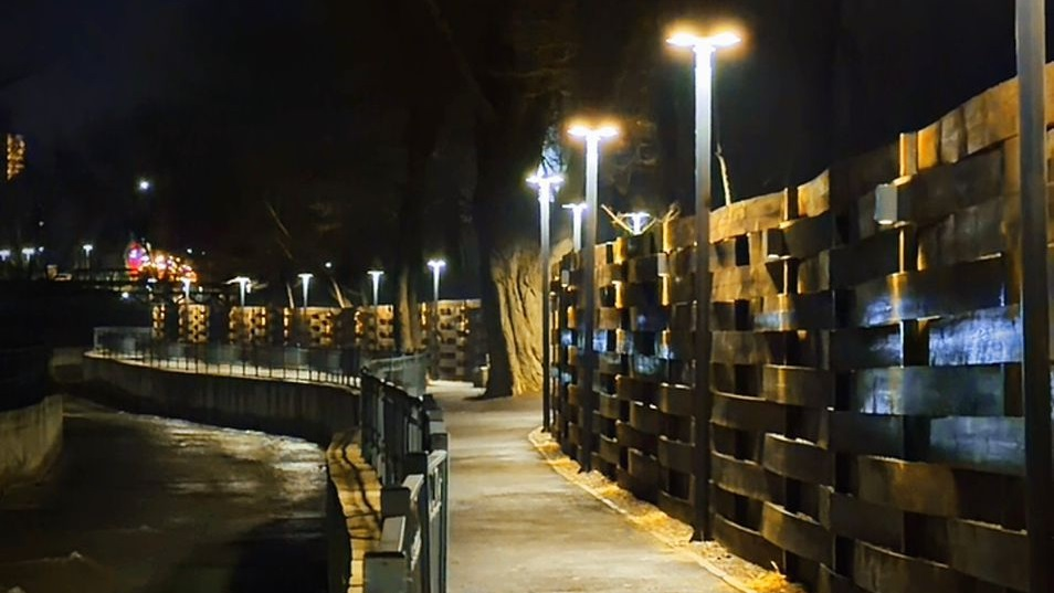 В Алатауском районе Алматы открылась новая пешеходная зона