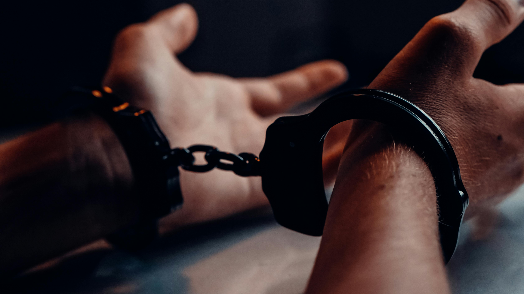 В Астане задержали руководителя частных клиник за присвоение средств медстрахования