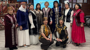 Открытый урок по казахскому языку на тему «Казахские орнаменты» прошел в Центре активного долголетия