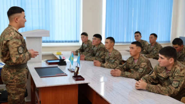 Солдат-полиглот из Национальной гвардии свободно говорит на семи языках