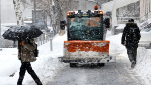 Коммунальные службы Алматы работают круглосуточно после выпадения более 15 см снега