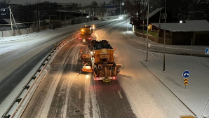 В Алматы усилена ночная уборка снега