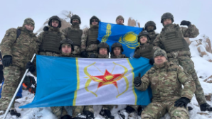 Курсанты силовых вузов Алматы покорили пик Заилийского Алатау