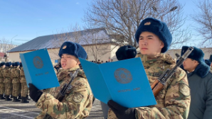 В Шымкенте около 300 новобранцев присягнули на верность Родине
