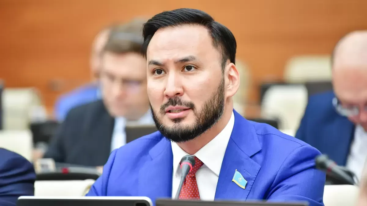 Айдарбек Ходжаназаров: конституционная реформа ориентирована на молодое поколение и создает условия для развития экономики