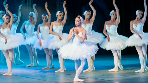 Балетная труппа КазНТОБ имени Абая с аншлагами выступила в Сингапуре