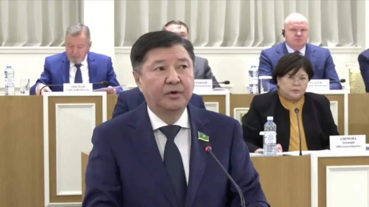 Жакип Асанов: Конституция с первой страницы должна отражать направления, позиции и основы нашей государственности