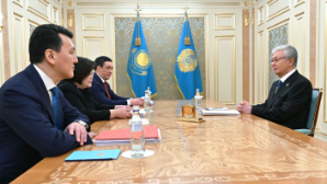 Главе государства представили проект новой Конституции 