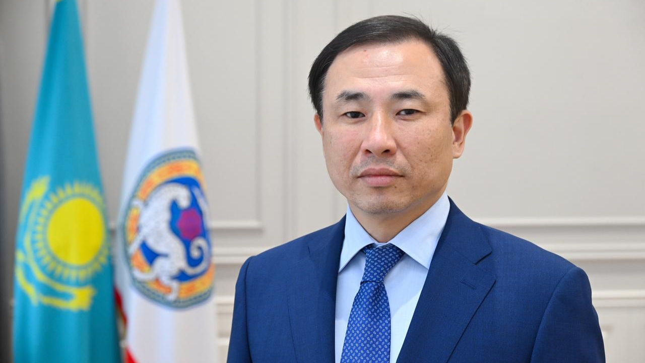 Маслихат Алматы поддержал кандидатуру Дамира Акежанова на пост акима Турксибского района