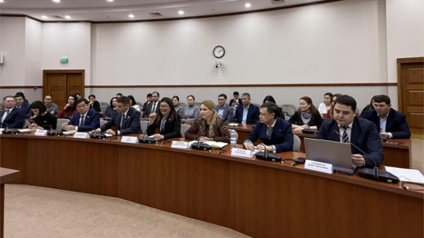 Определение вектора поддержки конституционной реформы: в Астане прошло расширенное заседание актива партии Respublica