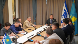 В партии «Ак жол» обсудили проект новой Конституции и выработали общую позицию