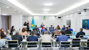 Проект обновленной Конституции Казахстана обсудили депутаты в Астане