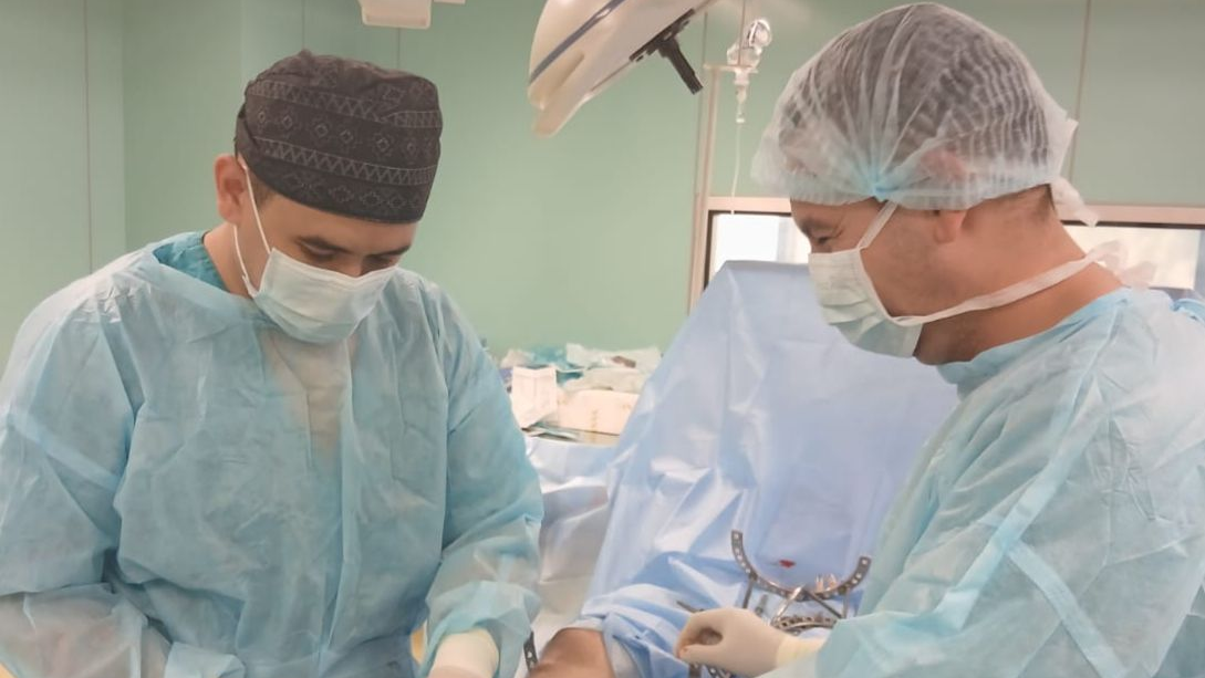 Врачи ГКБ №4 в Алматы поставили на ноги 97-летнюю пациентку после тяжелого перелома