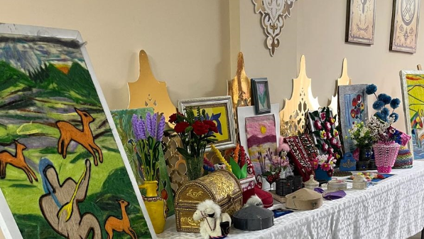 Выставка творческих работ и изделий ручной работы организована в Бостандыкском отделении «Центра активного долголетия» 