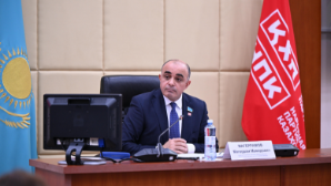 Новая Конституция: парламентская фракция Народной партии Казахстана провела расширенное заседание