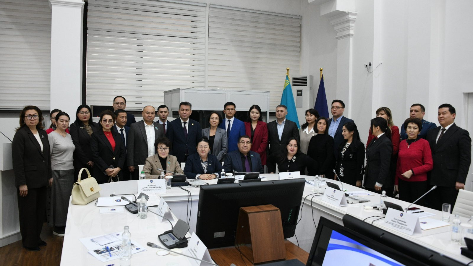 В Национальной академии наук обсудили научные основы модернизации Конституции