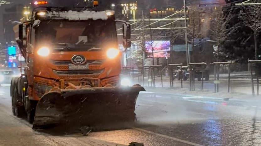 В Алматы организована круглосуточная очистка улично-дорожной сети