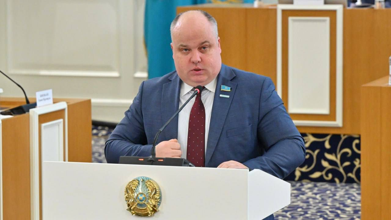 Справедливый труд, безопасные условия и достойная оплата – Максим Рожин обозначил ключевые положения новой Конституции