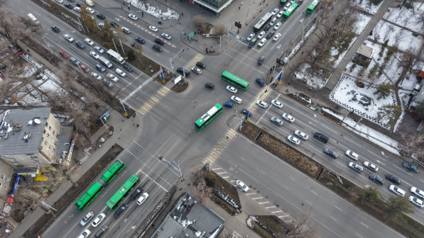 В Алматы меняют работу некоторых светофоров на загруженных перекрестках