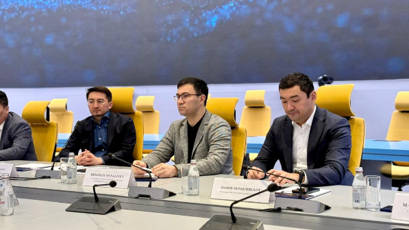 Жаслан Мадиев проверил готовность систем Starlink к работе в Казахстане